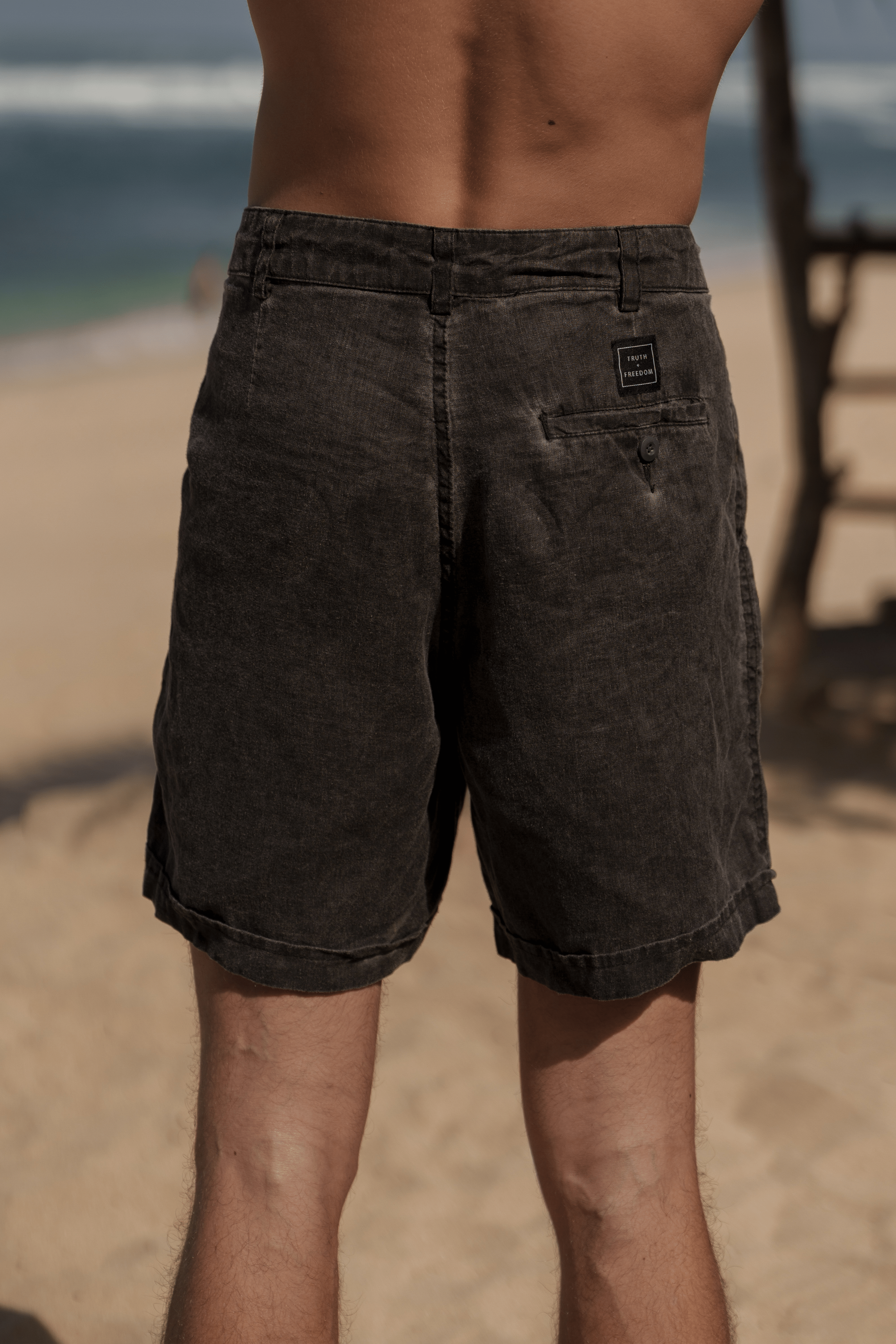 Dark Mist Short - Man Short - LOST IN PARADISE