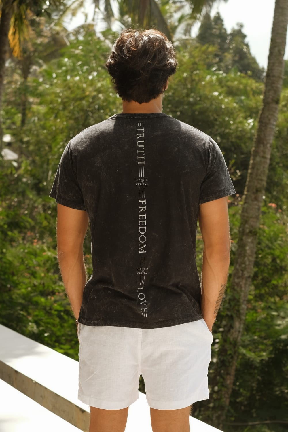 LVT Bold - Man T-Shirt - VERITAS & LIBERTE