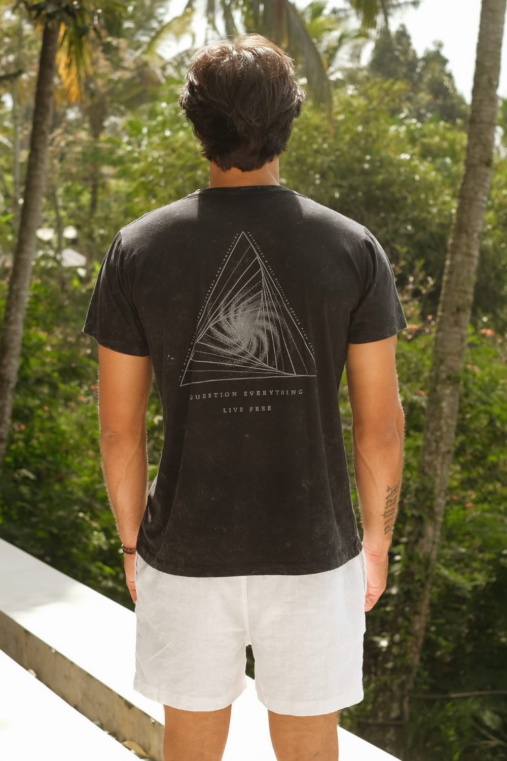 LVT Stellar - Man T-Shirt - VERITAS & LIBERTE