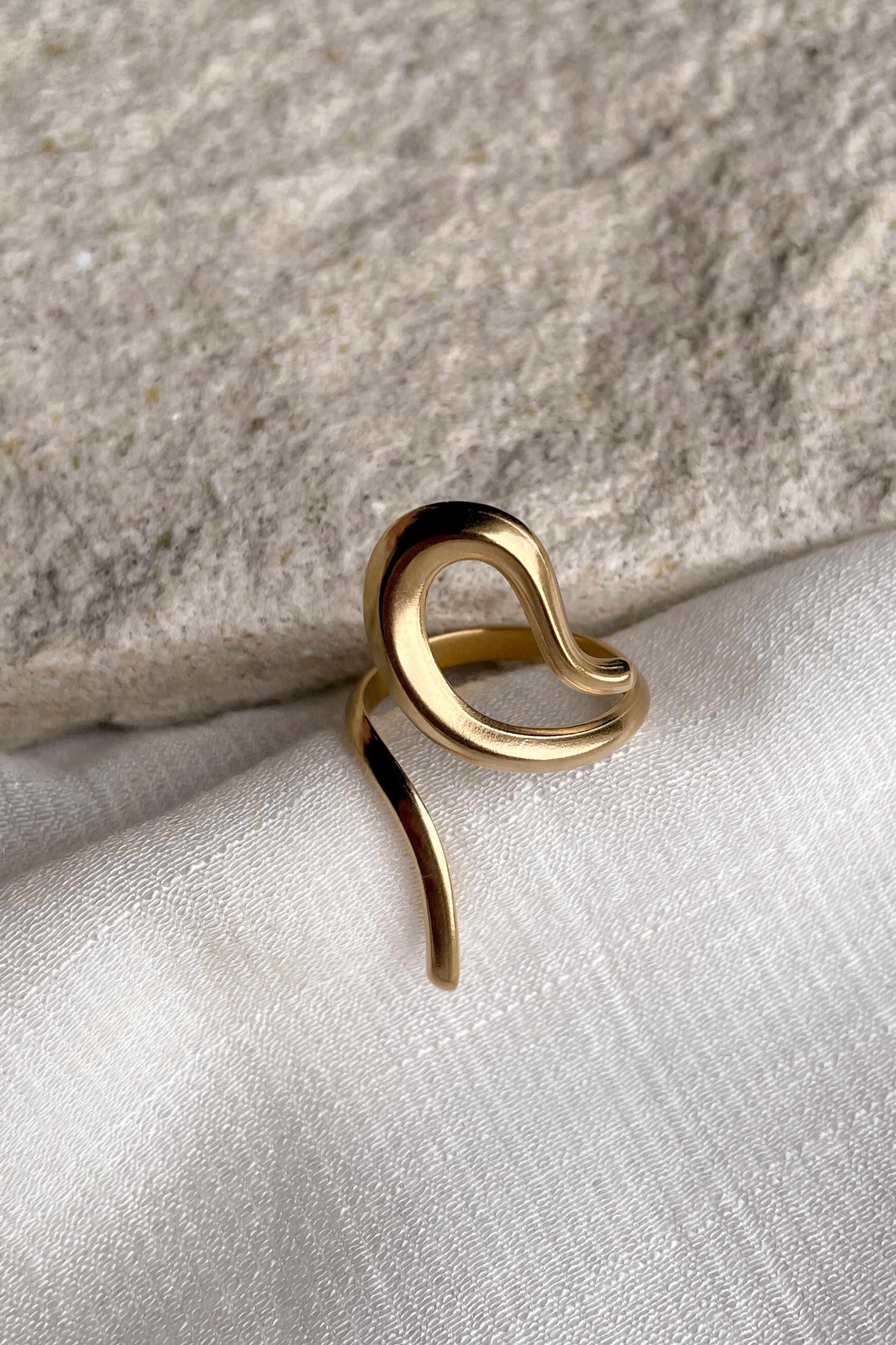 Divine Ring - Women Jewelry - LOST IN PARADISE