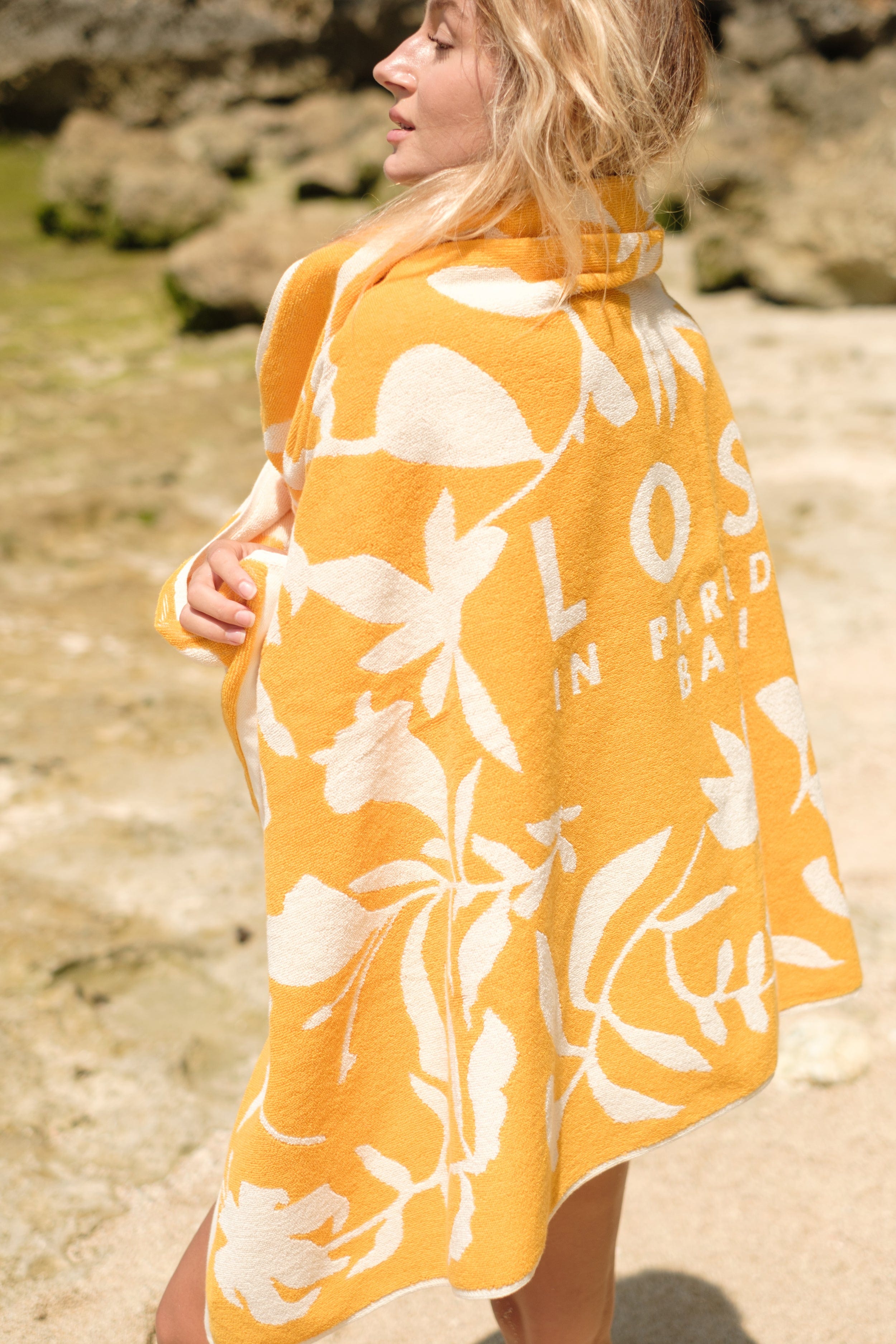 Flroal Towel - Towels - LOST IN PARADISE