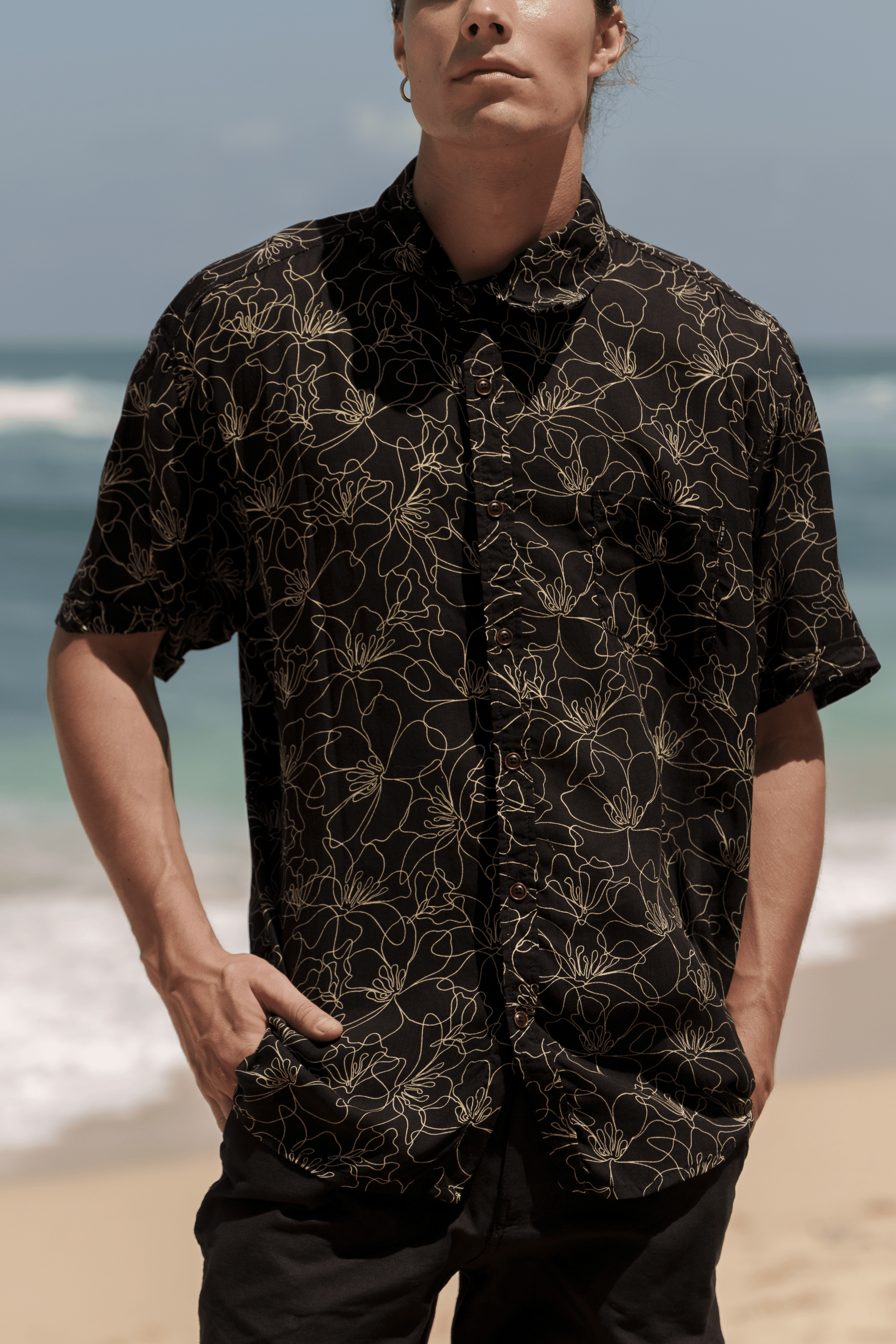 Flower Line Shirt | Lost in Paradise