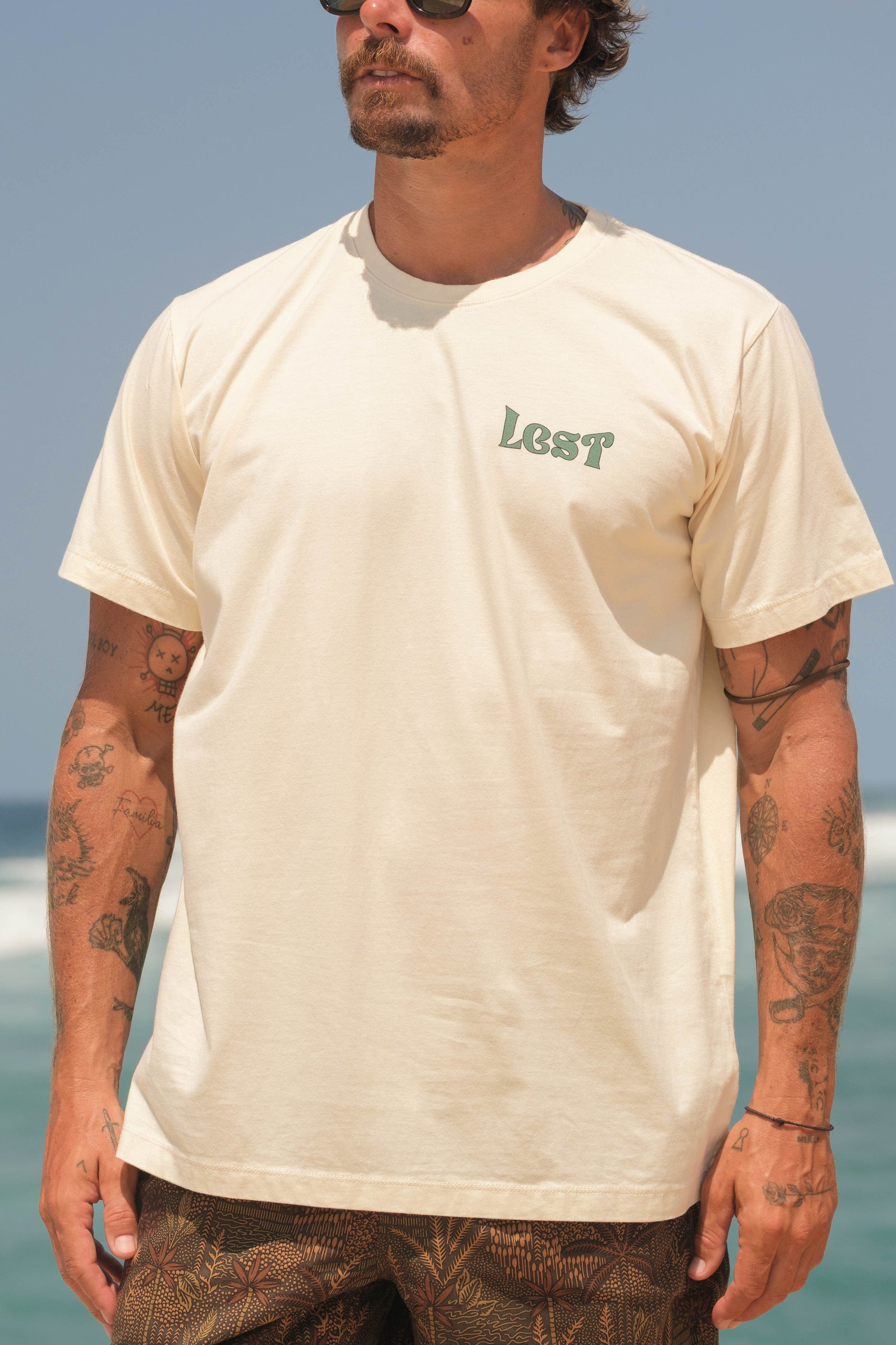 Ts Hibiscus Surf Toon - Man T-Shirt - LOST IN PARADISE