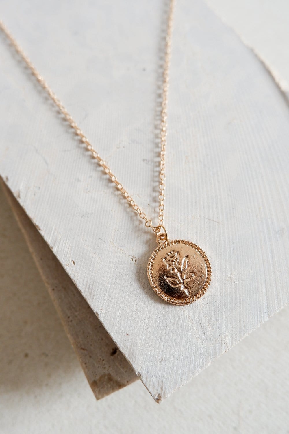 Rose Necklace - Women Jewelry - LOST IN PARADISE
